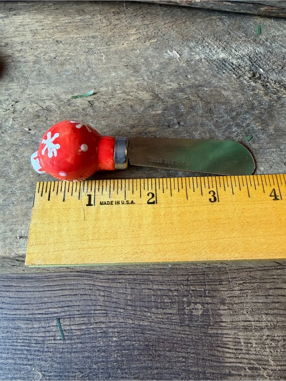 Vintage Christmas Cheese Spreaders Set of 2 Ceramic Snowman & Red Ornament EUC
